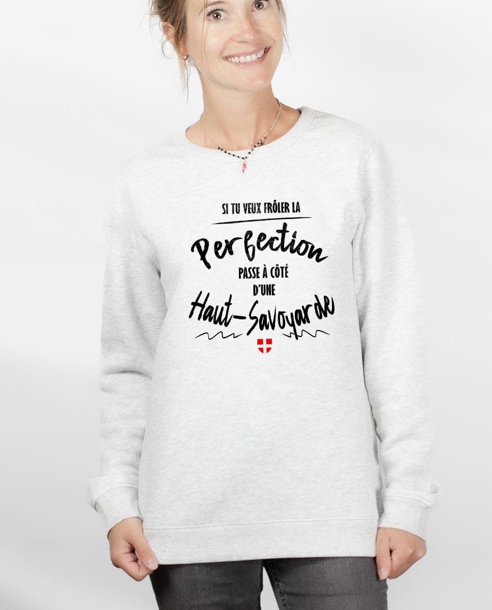 PULL FEMME : FRÔLE LA PERFECTION PASSE À CÔTÉ D'UNE HAUT SAVOYARDE – Image 11
