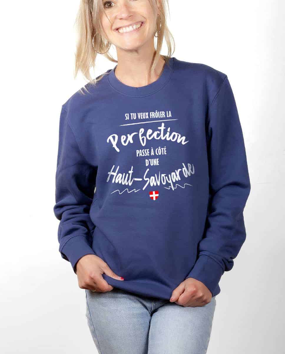 PULL FEMME : FRÔLE LA PERFECTION PASSE À CÔTÉ D'UNE HAUT SAVOYARDE – Image 13