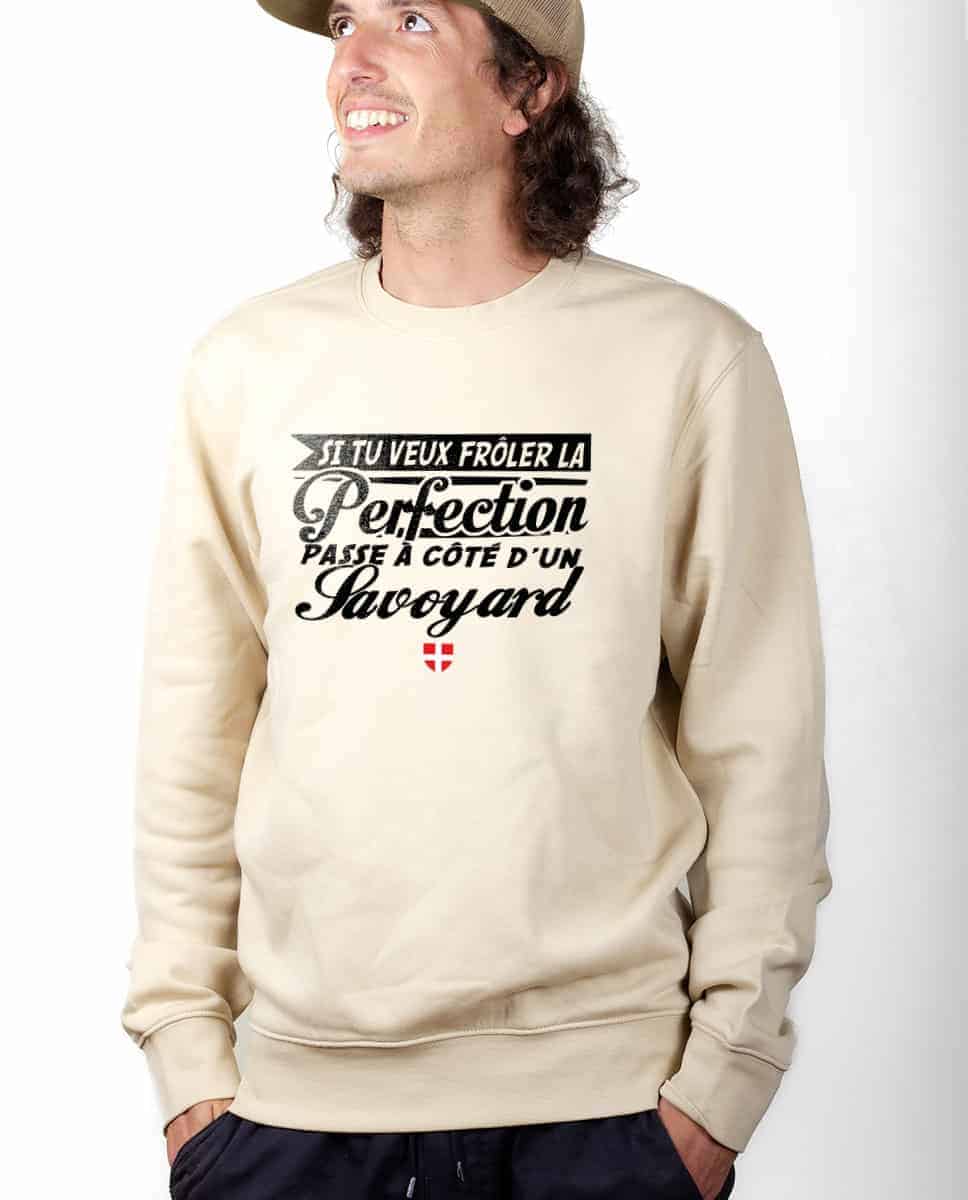 PULL HOMME : FRÔLE LA PERFECTION PASSE À CÔTÉ D'UN SAVOYARD – Image 4