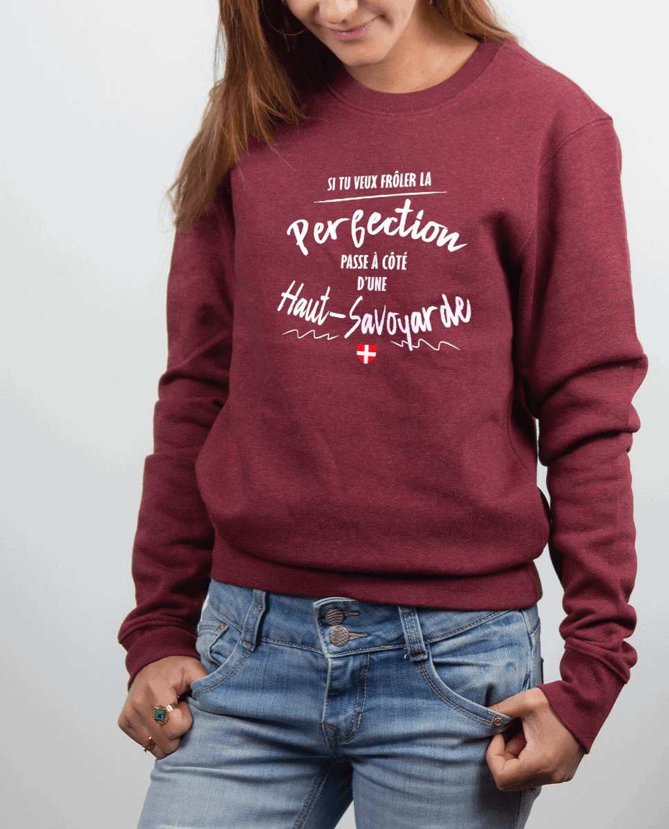 PULL FEMME : FRÔLE LA PERFECTION PASSE À CÔTÉ D'UNE HAUT SAVOYARDE – Image 4