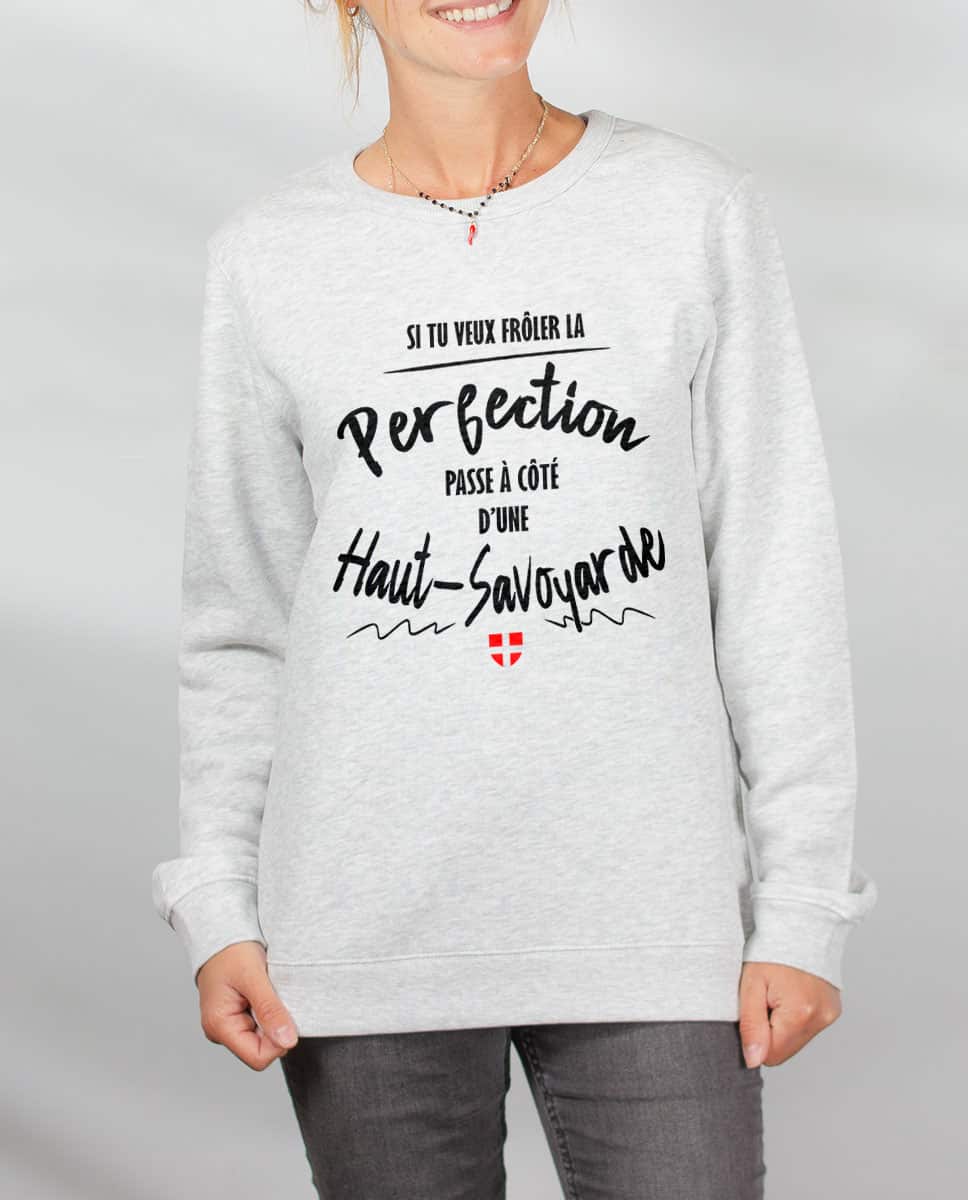 PULL FEMME : FRÔLE LA PERFECTION PASSE À CÔTÉ D'UNE HAUT SAVOYARDE – Image 3