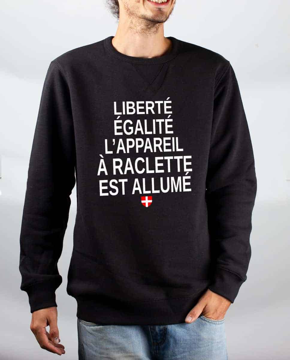 PULL HOMME : LIBERTÉ ÉGALITÉ L'APPAREIL À RACLETTE EST ALLUMÉ – Image 2