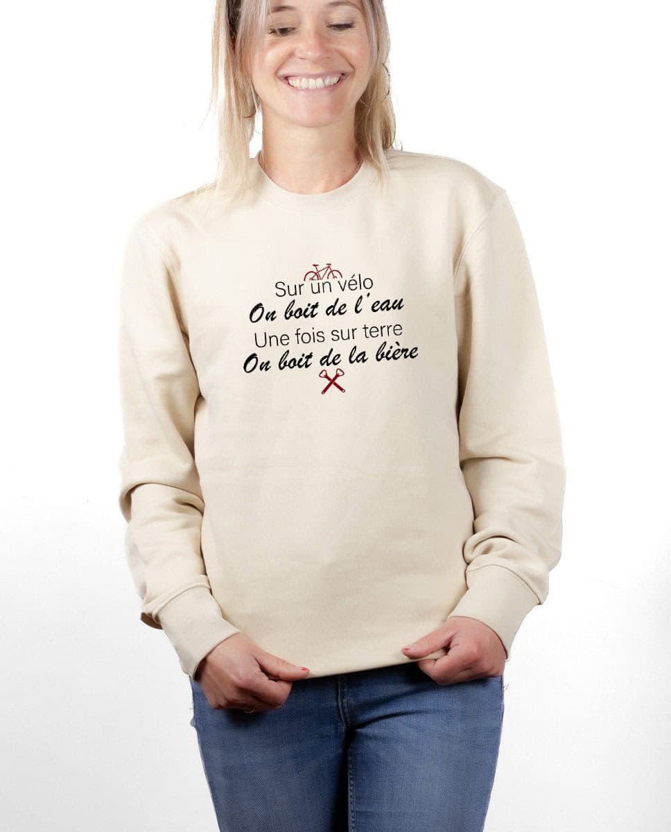 PULL FEMME : Sur un vélo, on boit de l’eau, une fois sur terre on boit de la bière – Image 2